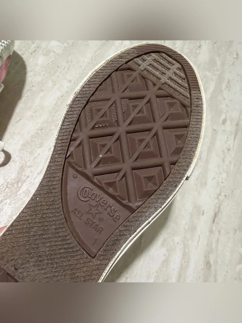 Girls' Converseee Chuck Taylor All Star *Rare  *US 1